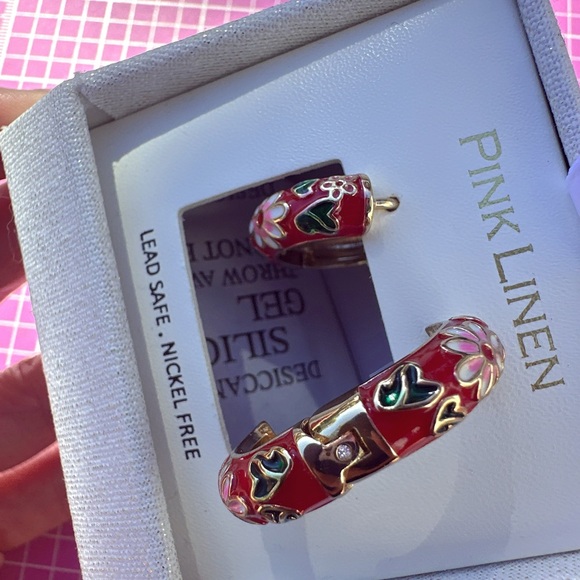 Pink linen clip on earrings red gold tone flower loop LEAD SAFE NICKEL FREE NIB - Picture 2 of 11